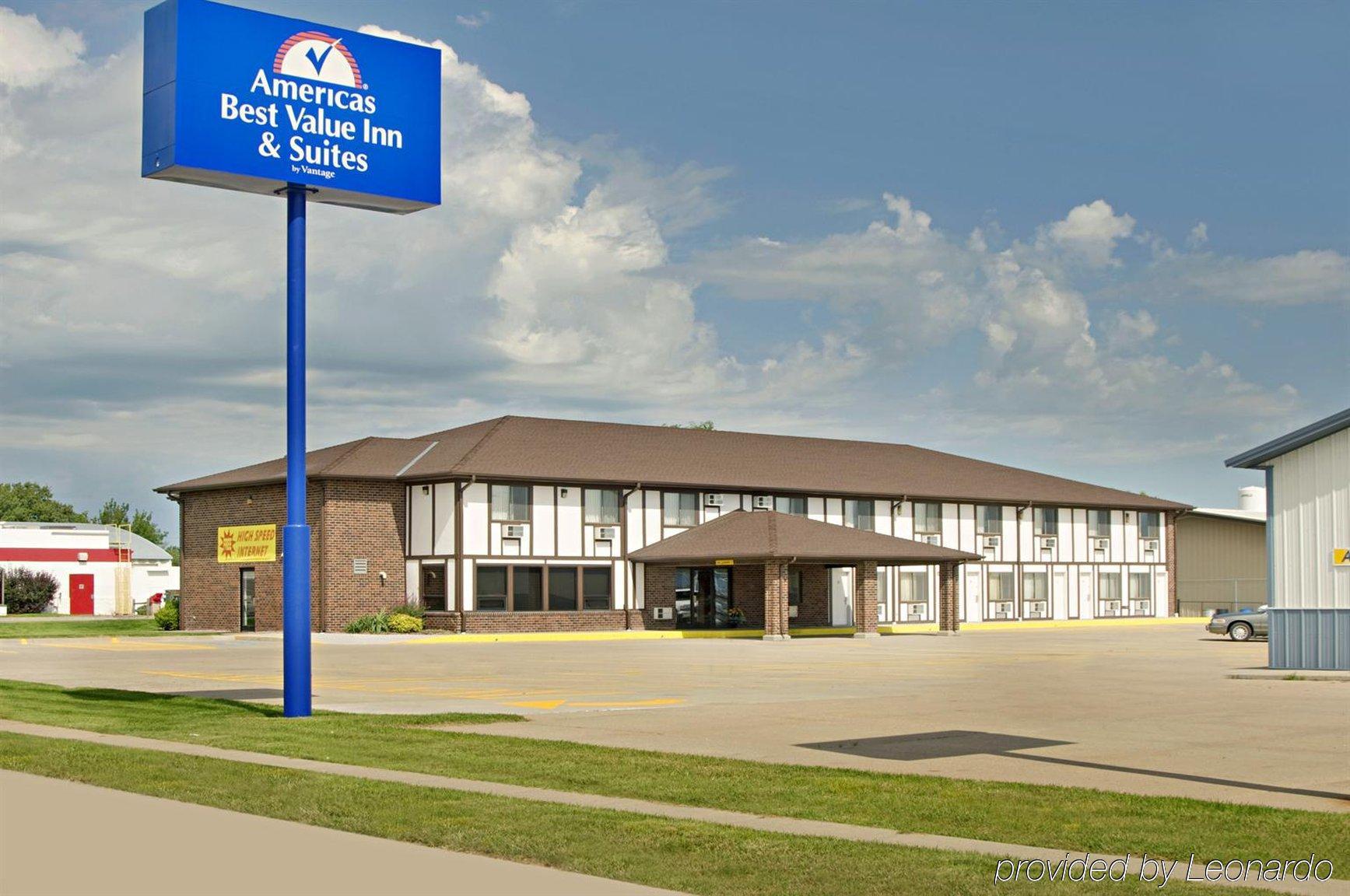 Boarders Inn & Suites By Cobblestone Hotels - Broken Bow ภายนอก รูปภาพ