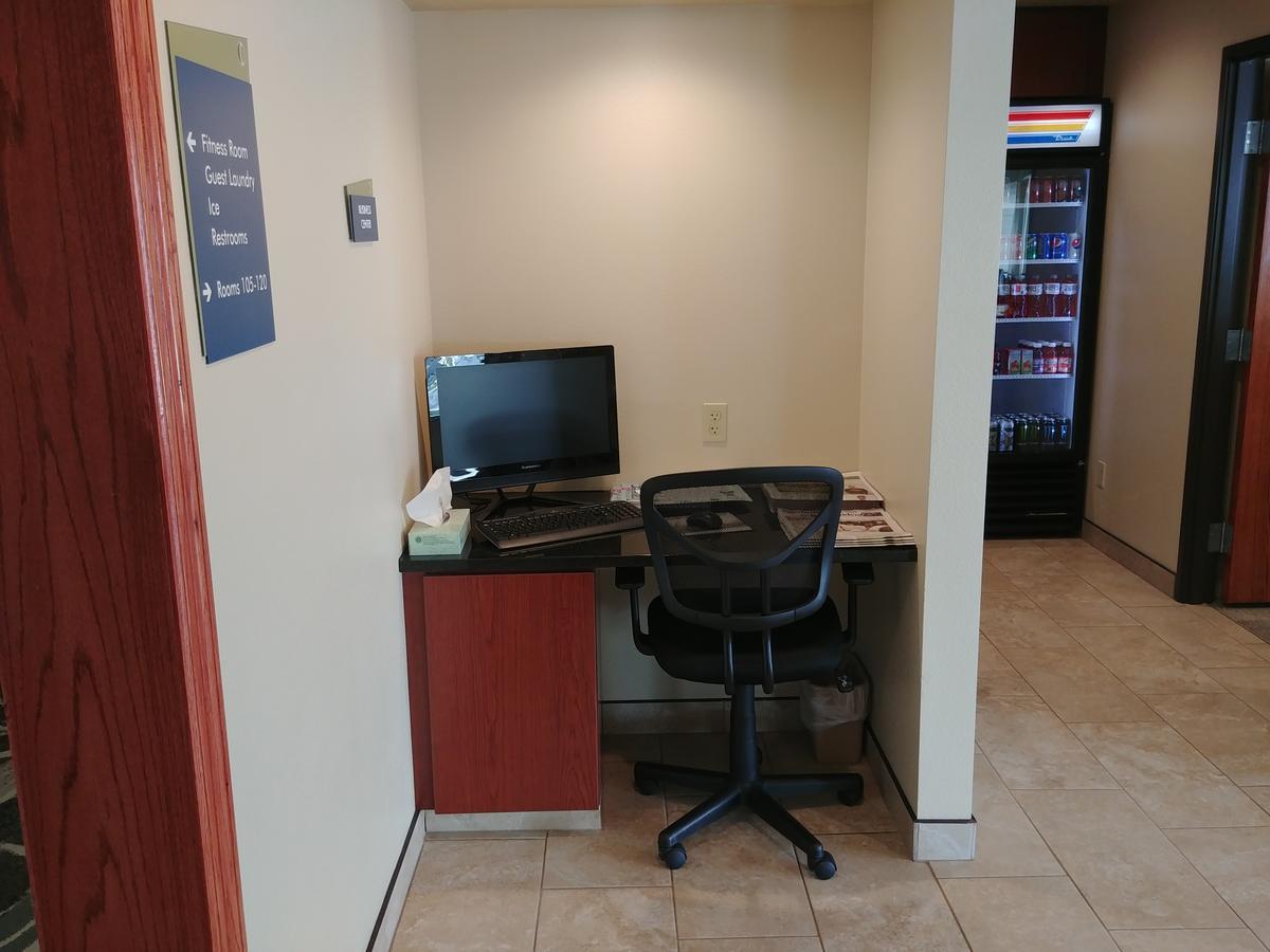 Boarders Inn & Suites By Cobblestone Hotels - Broken Bow ภายนอก รูปภาพ